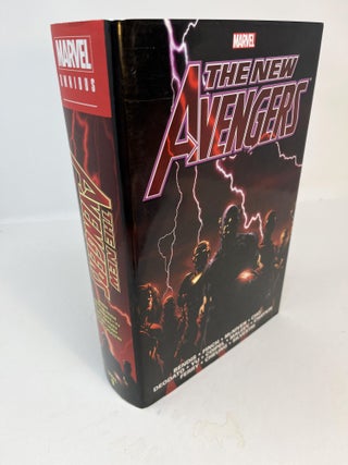 Item #30645 THE NEW AVENGERS OMNIBUS. Finch Bendis, Silvestri, Cheung, Ferry, Chaykin, Maleev,...
